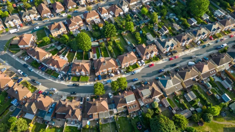 Neighbourhood Development Trends and Their Influence on Urban Residential Quality